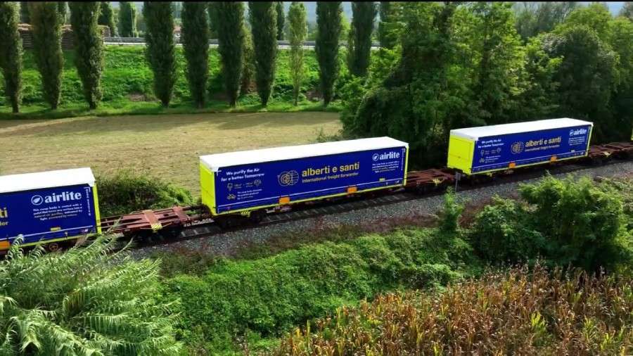 Sostenibilità ambientale del trasporto merci con la soluzione di trasporto intermodale di Alberti e Santi